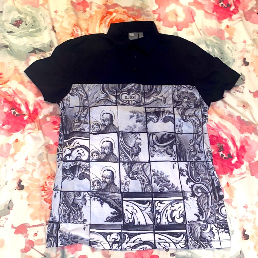 Men’s black graphic shirt